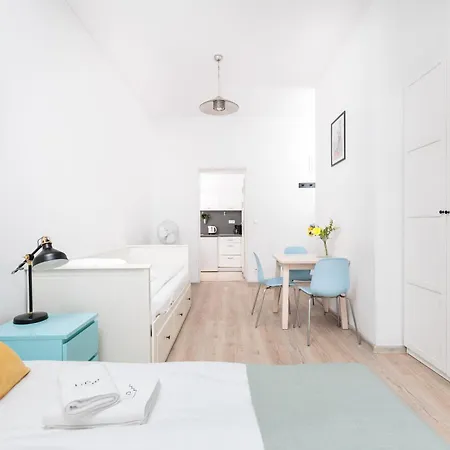 Bright - Kazimierz- By Upstairs Krakau